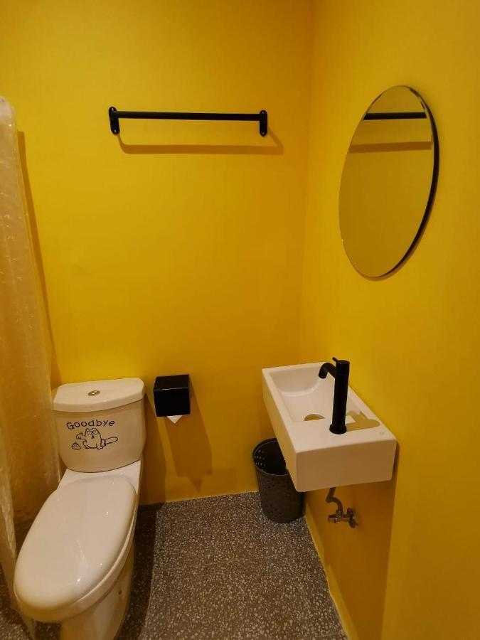 Way Shack Hostel Ослоб Экстерьер фото